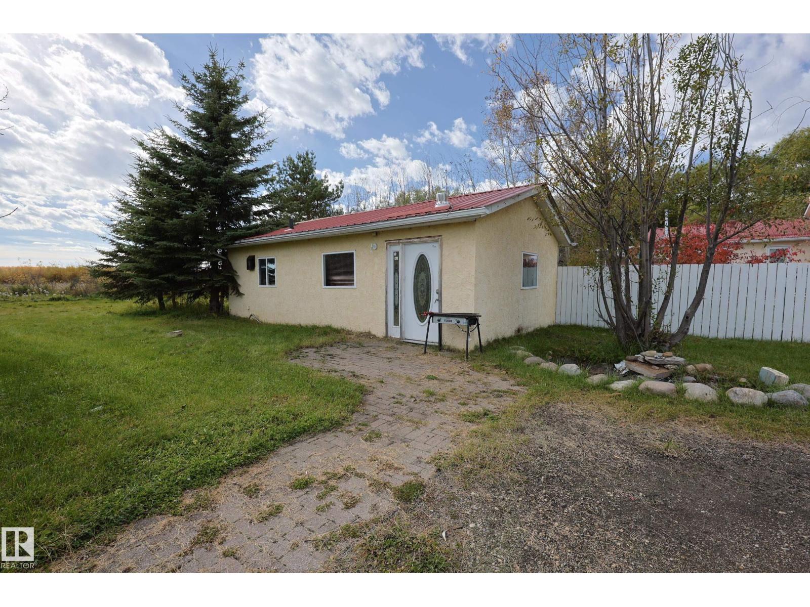 3327 STE. ANNE TR