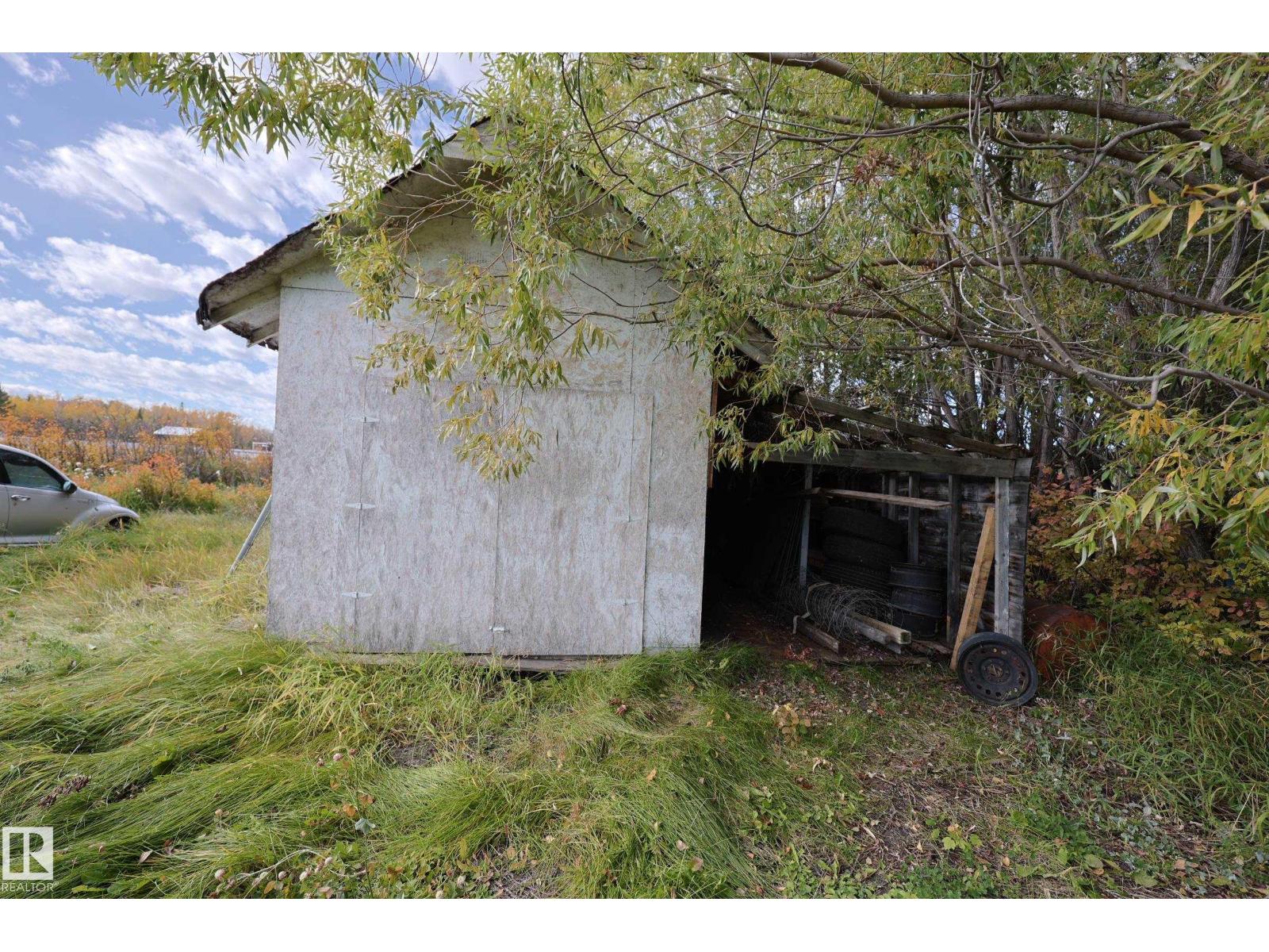 3327 STE. ANNE TR