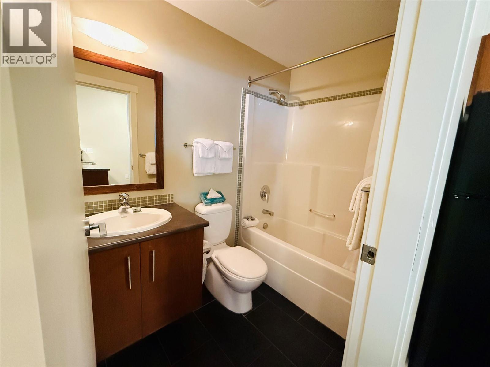 2049 SUMMIT Drive Unit# 215 D