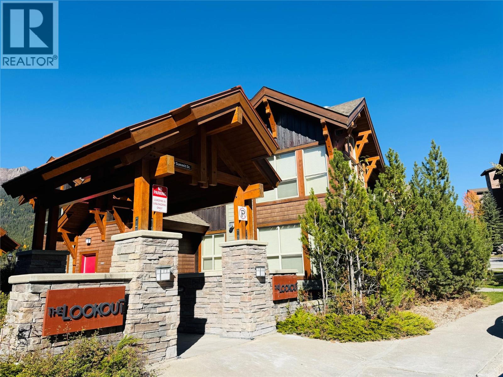 2049 SUMMIT Drive Unit# 215 D, Panorama, British Columbia