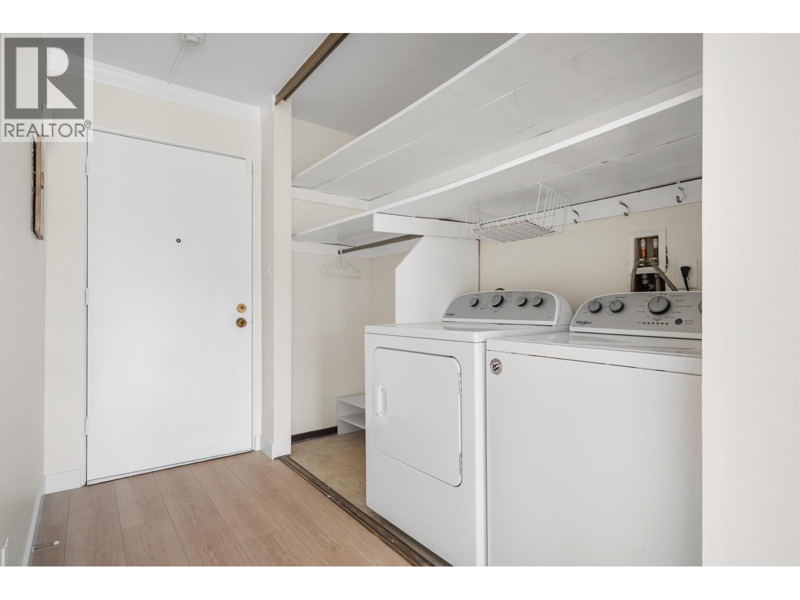 204 127 E 4th Street, North Vancouver, British Columbia  V7L 1H7 - Photo 2 - R3173191