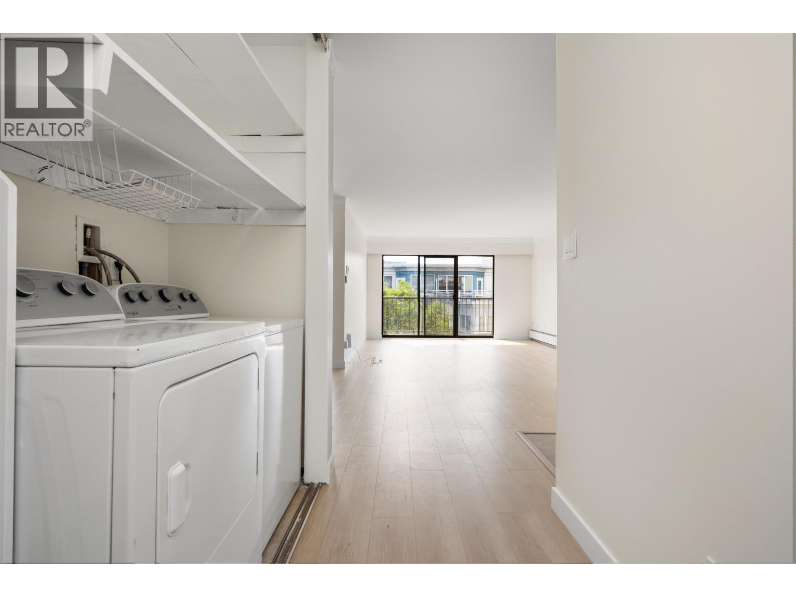 204 127 E 4th Street, North Vancouver, British Columbia  V7L 1H7 - Photo 3 - R3173191