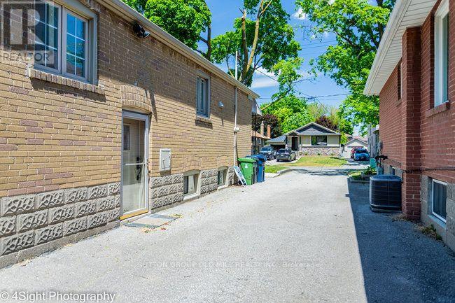 53 Savona Drive, Toronto, Ontario  M8W 4V2 - Photo 2 - W13869962