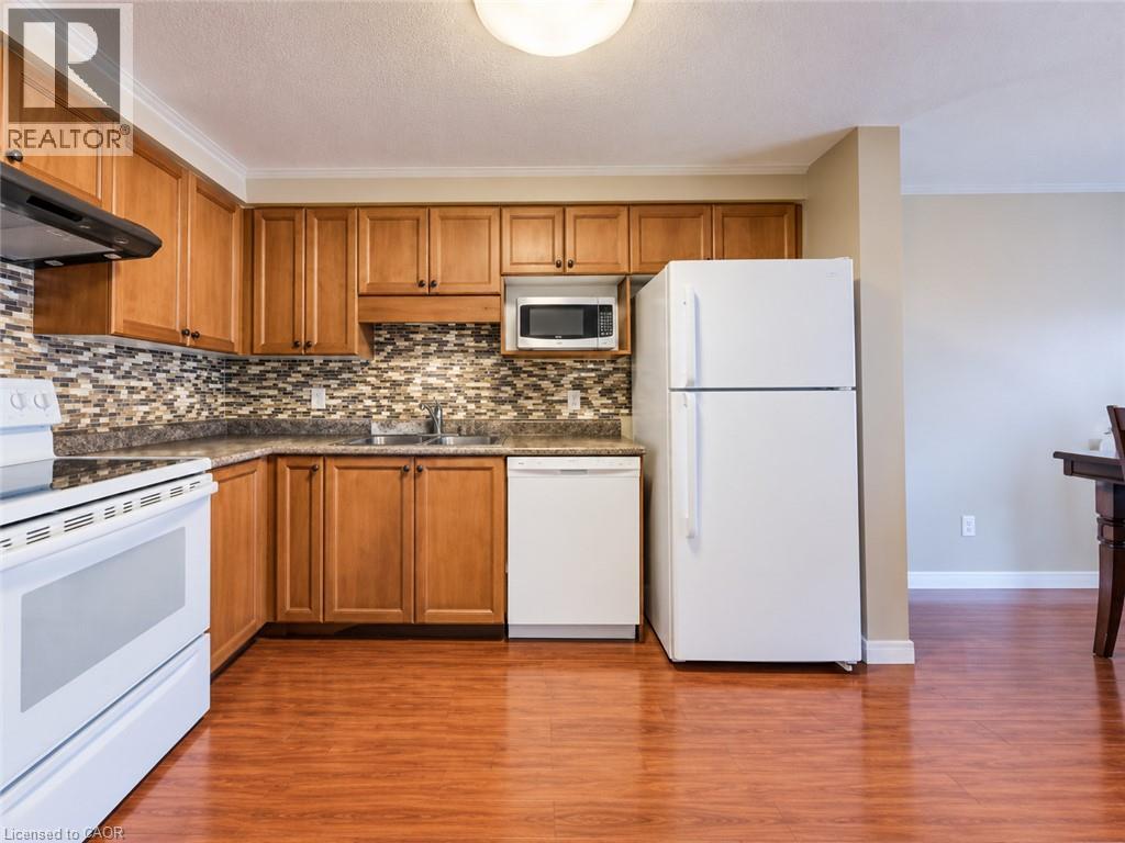 98 Donnenwerth Drive, Kitchener, Ontario  N2E 4C9 - Photo 9 - 40869401