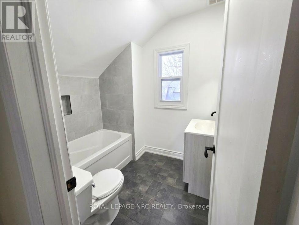 Unit 2 - 129 Durham Street, Port Colborne, Ontario  L3K 1E1 - Photo 5 - X13869978