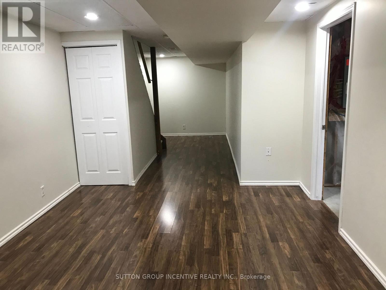28 Weymouth Road, Barrie, Ontario  L4M 6R9 - Photo 11 - S13869984