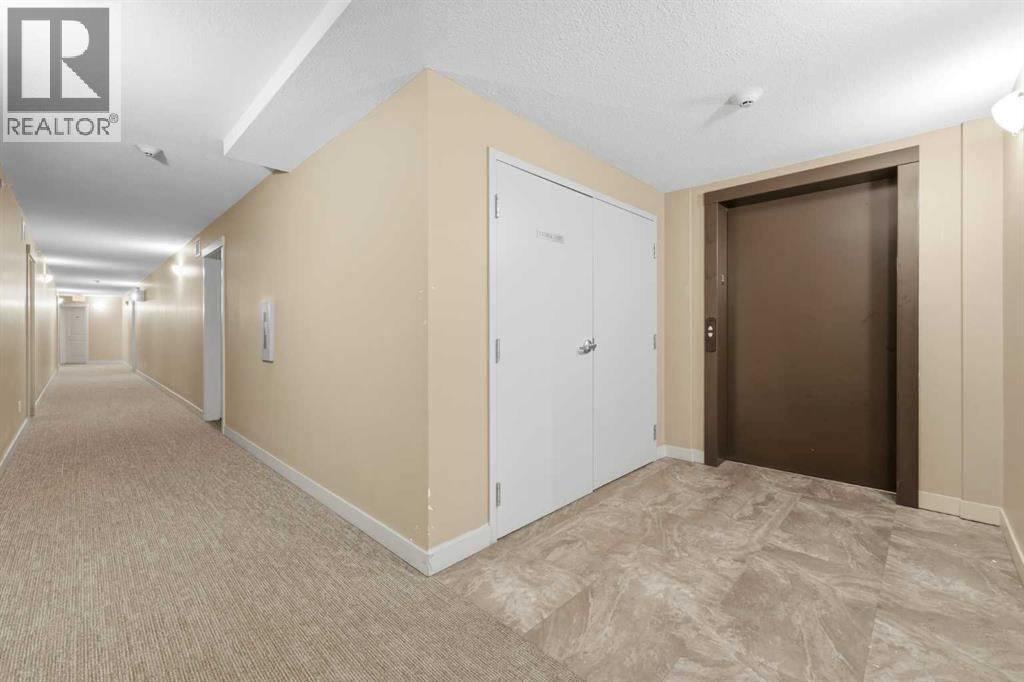 301, 15 Saddlestone Way NE, Calgary, Alberta  T3J 0S3 - Photo 4 - A2344117