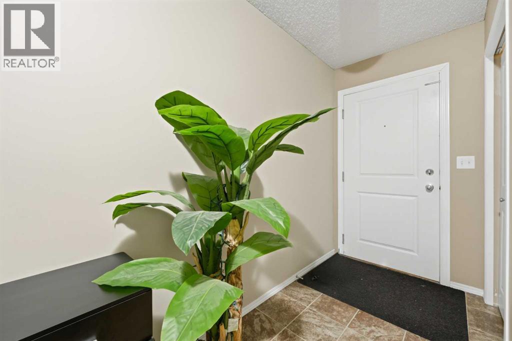 301, 15 Saddlestone Way NE, Calgary, Alberta  T3J 0S3 - Photo 6 - A2344117