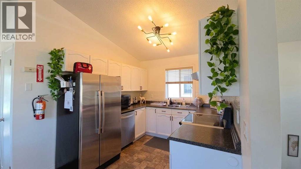 152 Coverton Close NE, Calgary, Alberta  T2Y 4M3 - Photo 12 - A2348710