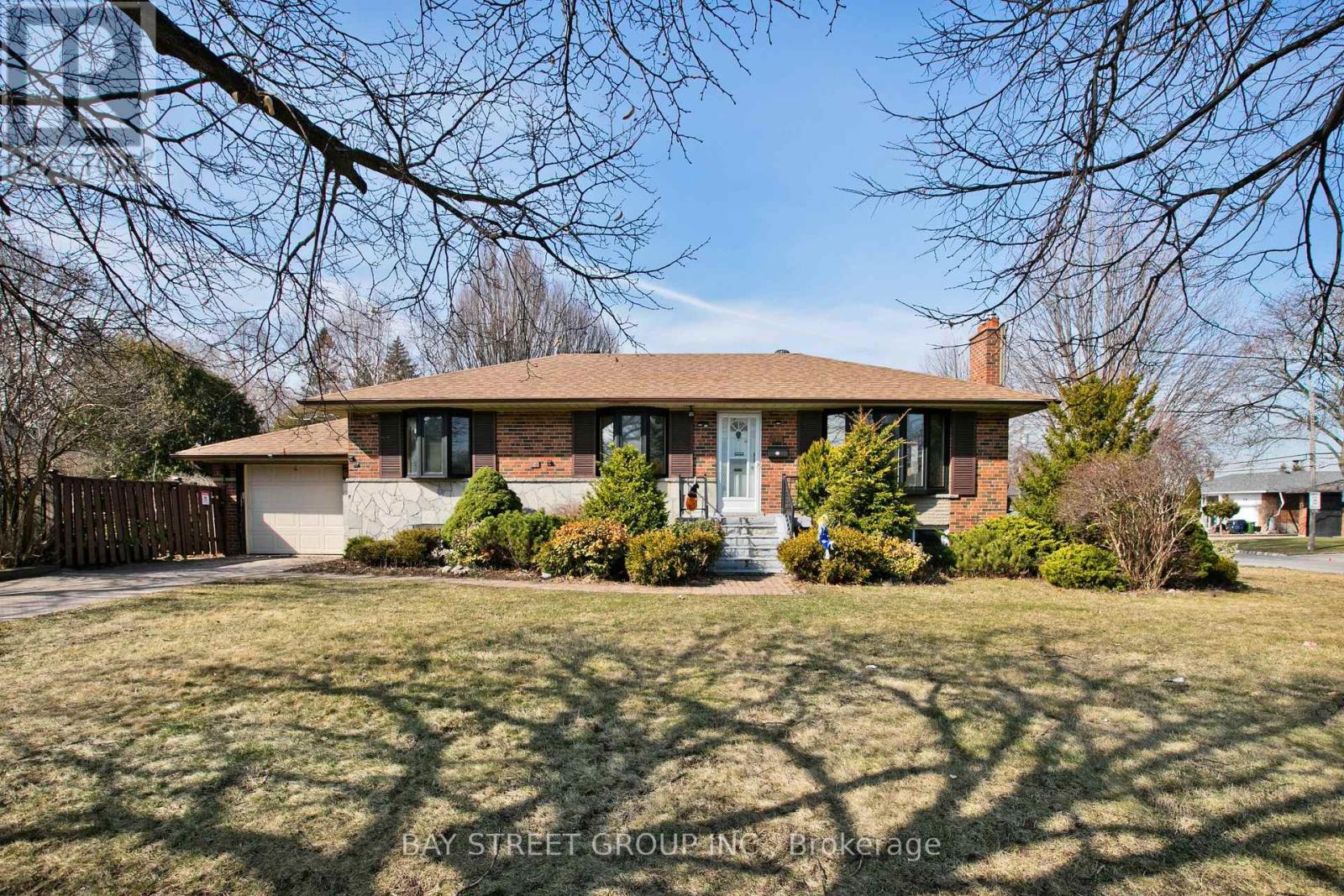 67 Elvaston Drive, Toronto, Ontario  M4A 1N5 - Photo 4 - C13870008