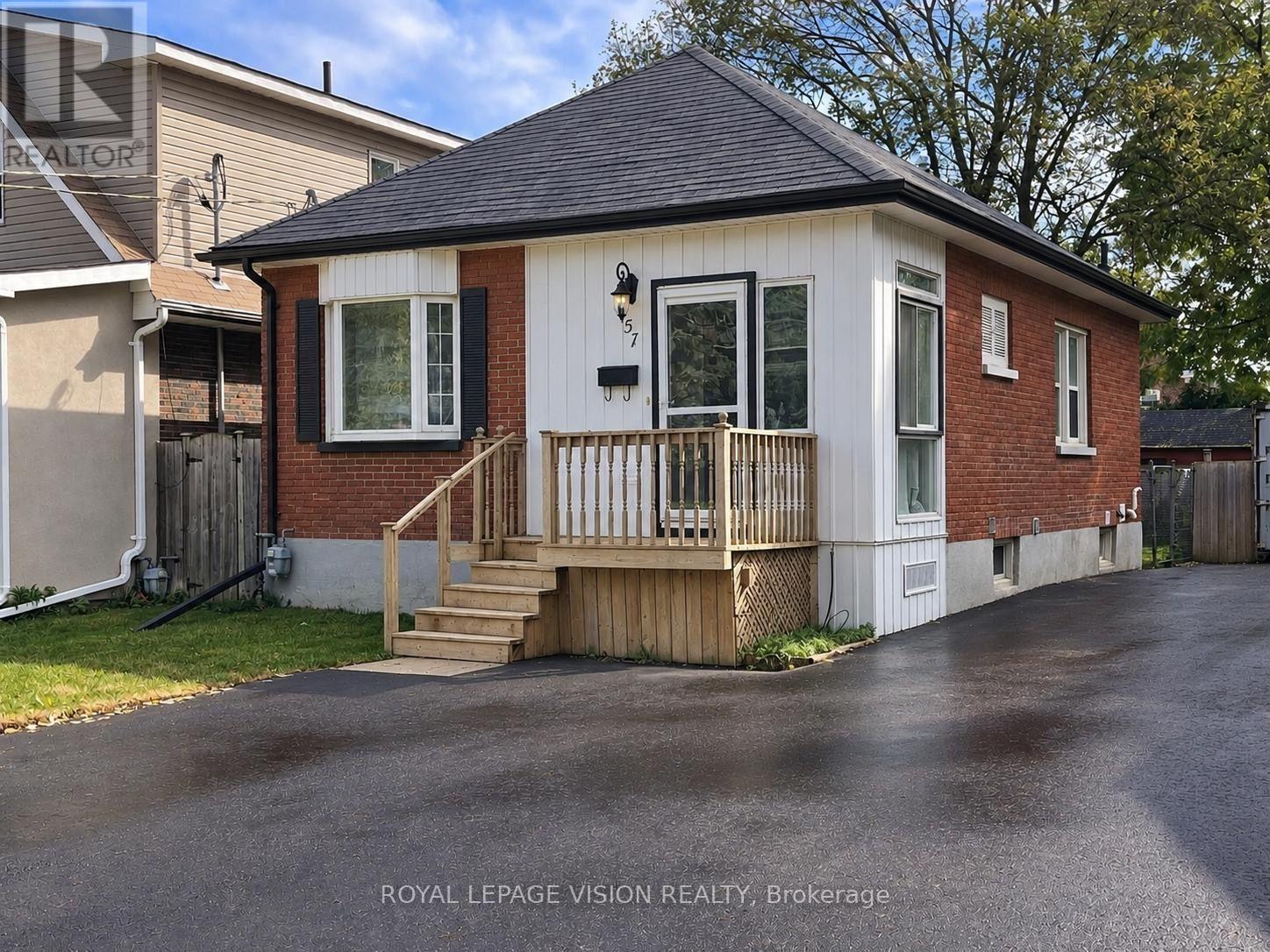 57 HILLCROFT STREET, Oshawa, Ontario