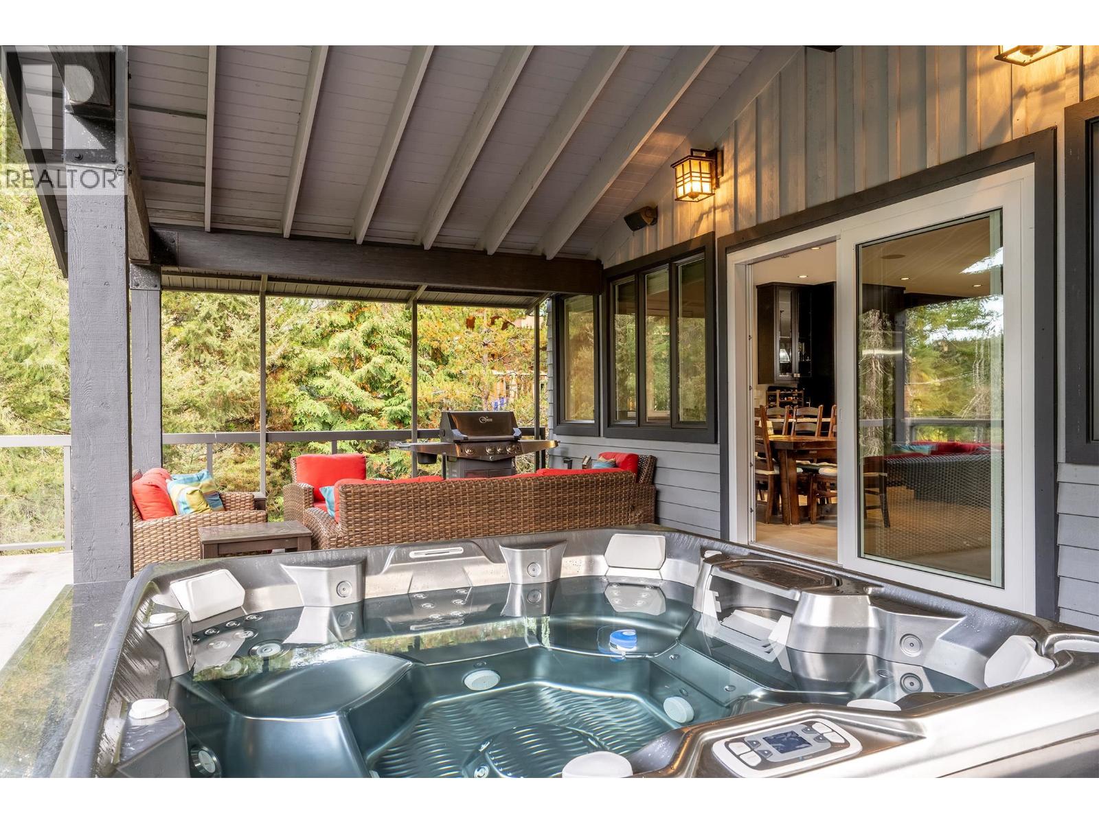 2817 Clifftop Lane, Whistler, British Columbia  V8E 0A8 - Photo 5 - R3173204