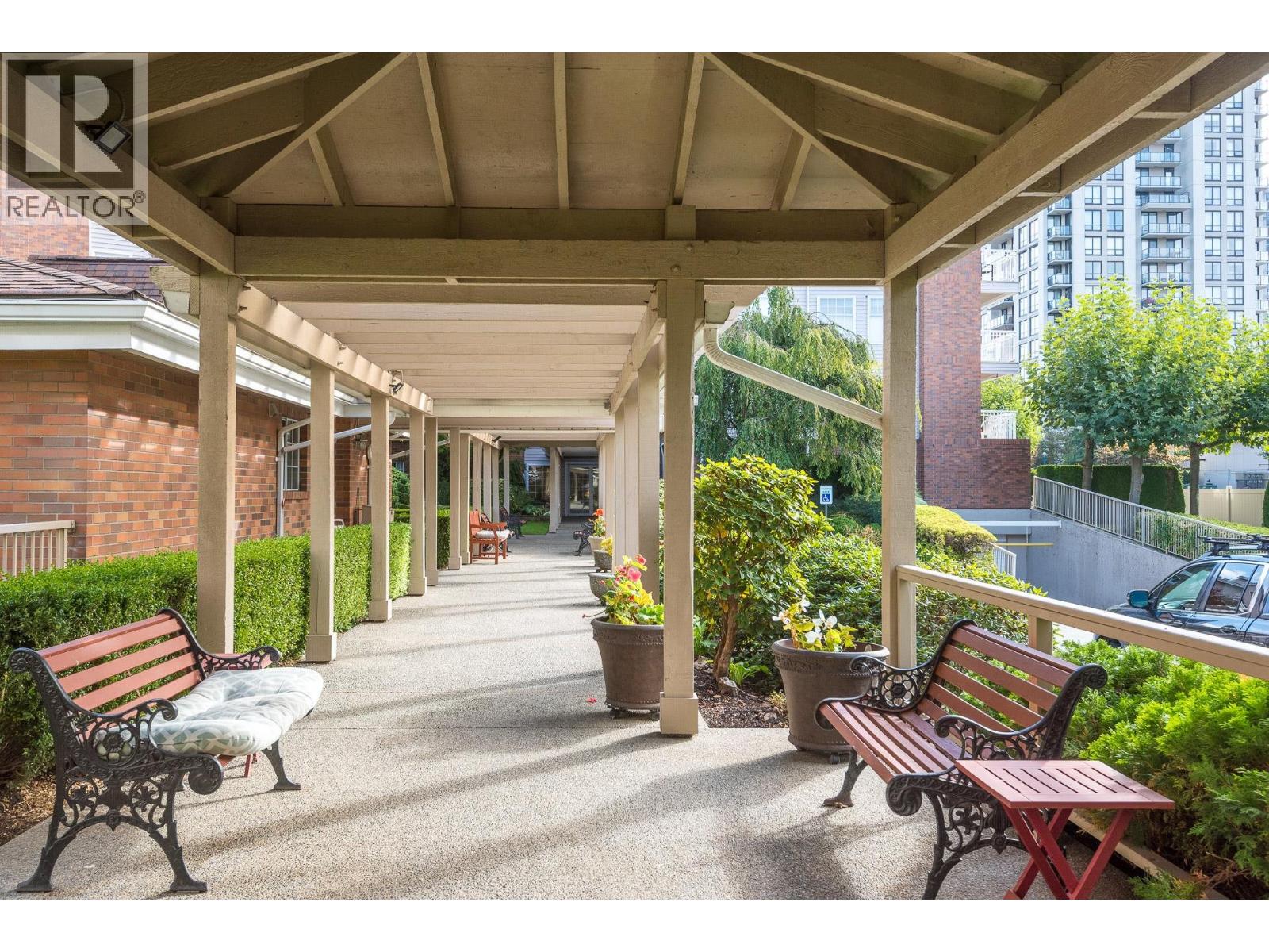 303 2963 Burlington Drive, Coquitlam, British Columbia  V3B 6X1 - Photo 2 - R3173130
