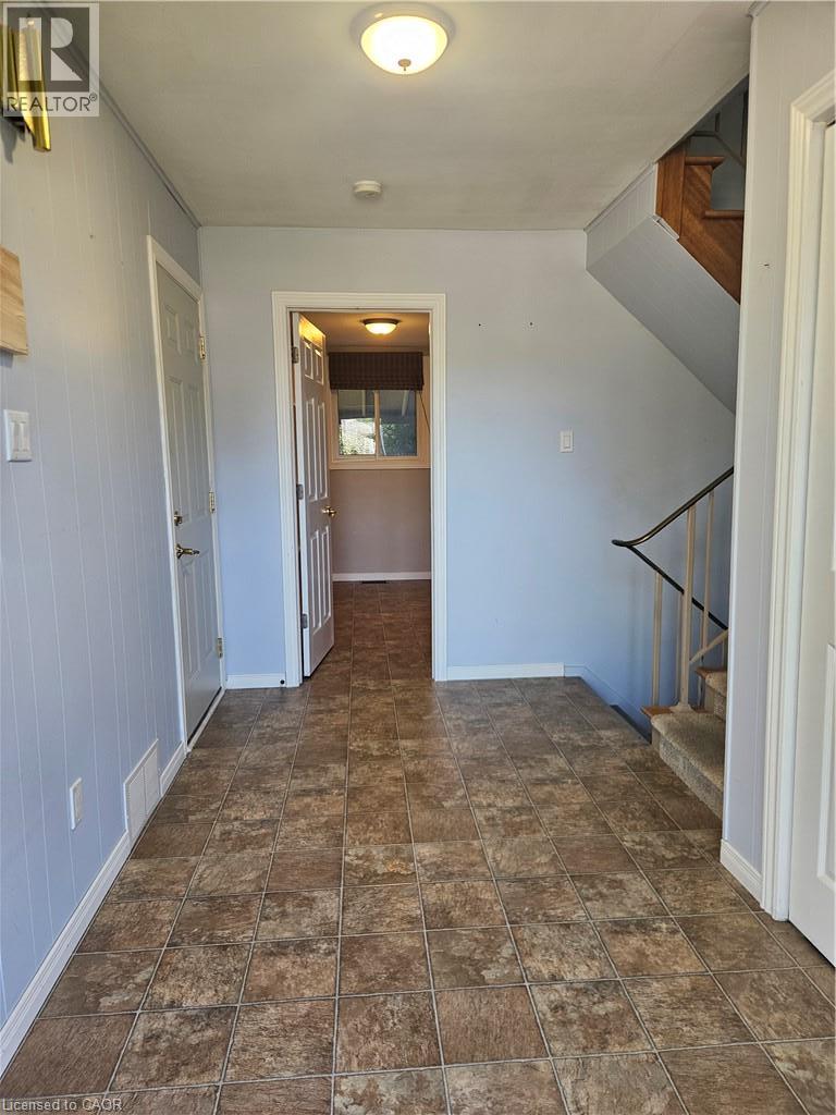 8 Coventry Drive, Kitchener, Ontario  N2A 1N3 - Photo 2 - 40868812