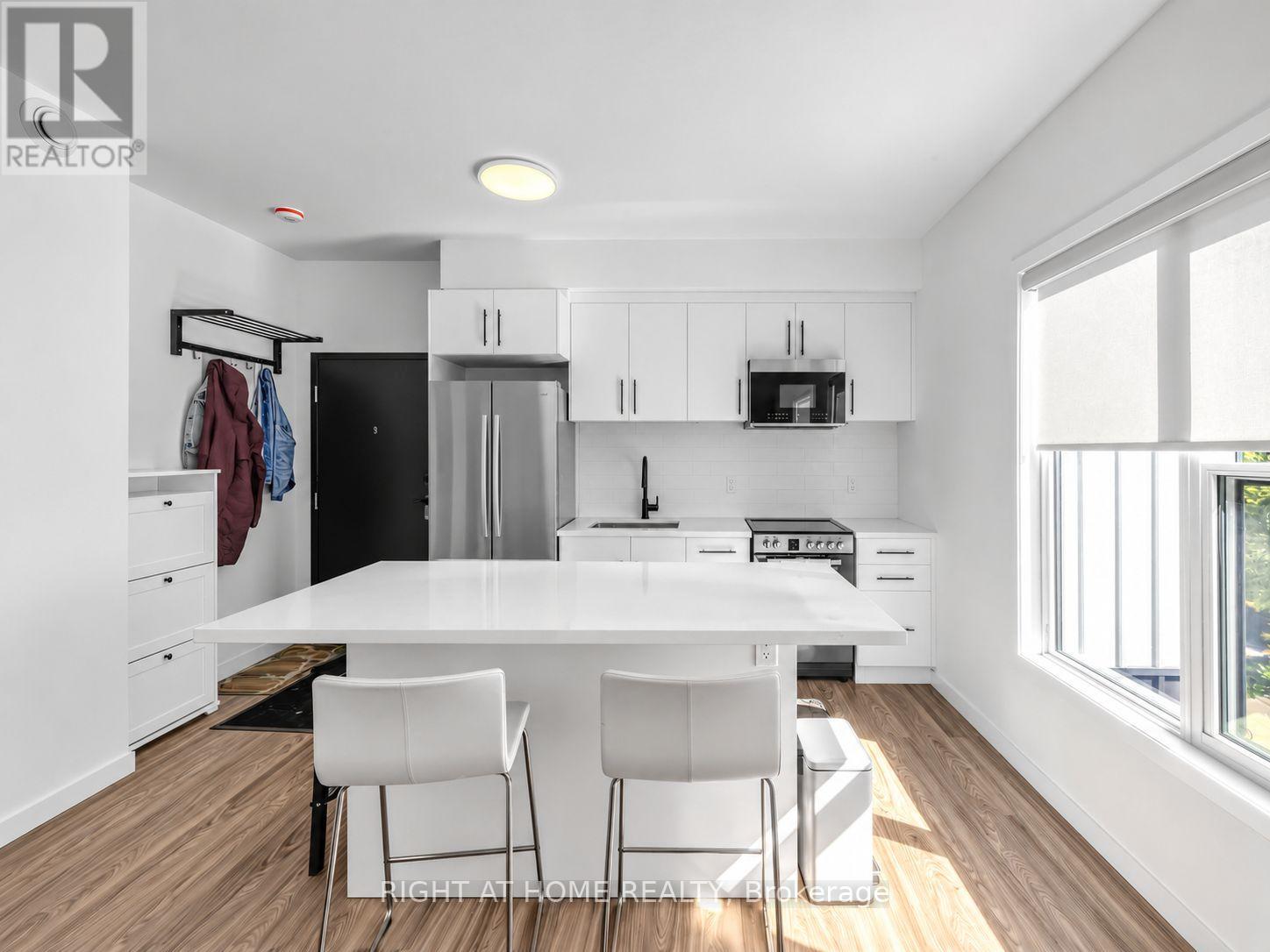 9 - 148 GLENLAKE AVENUE, Toronto, Ontario