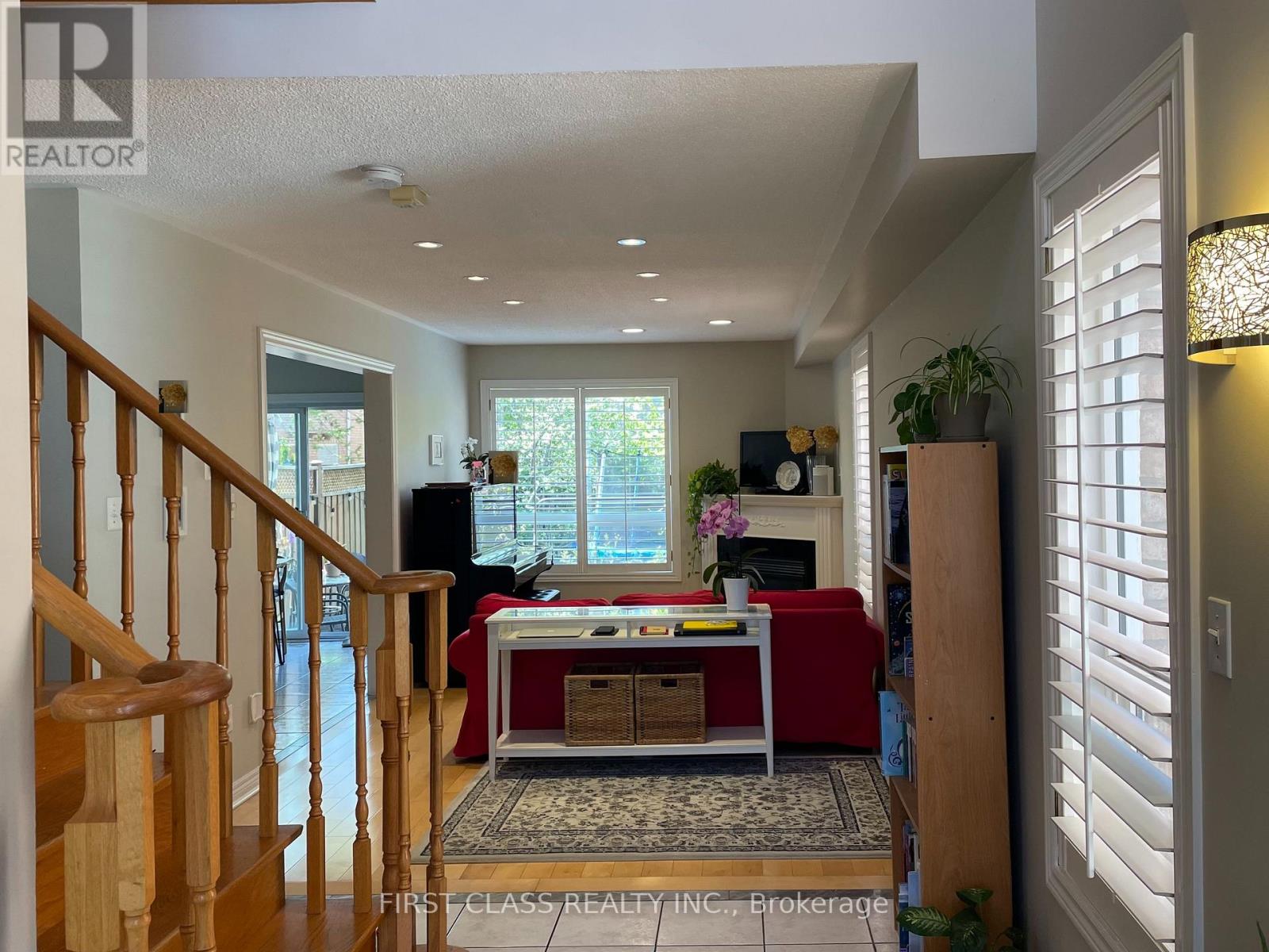 50 Belwood Boulevard, Vaughan (Patterson), Ontario  L4K 5H4 - Photo 2 - N13870022
