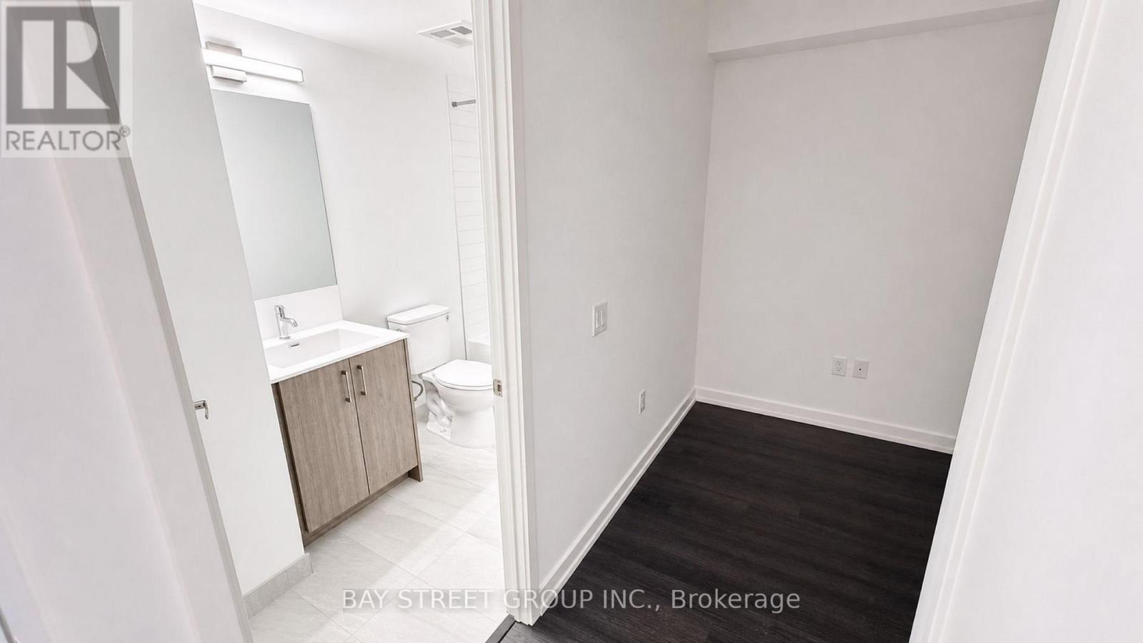 1016 - 4010 Eglinton Avenue W, Toronto, Ontario  M9A 0G5 - Photo 4 - W13870018