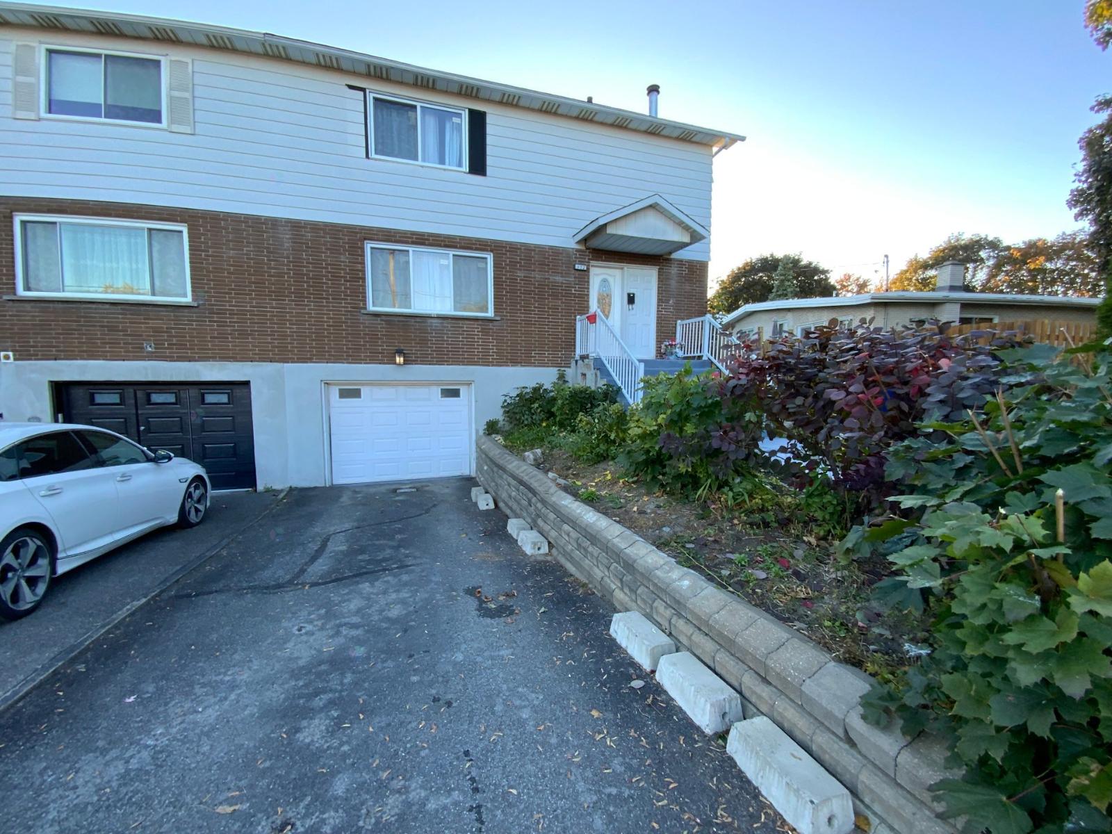 432 Av. Dunn Laval (Chomedey) Quebec Canada H7W4A9 2