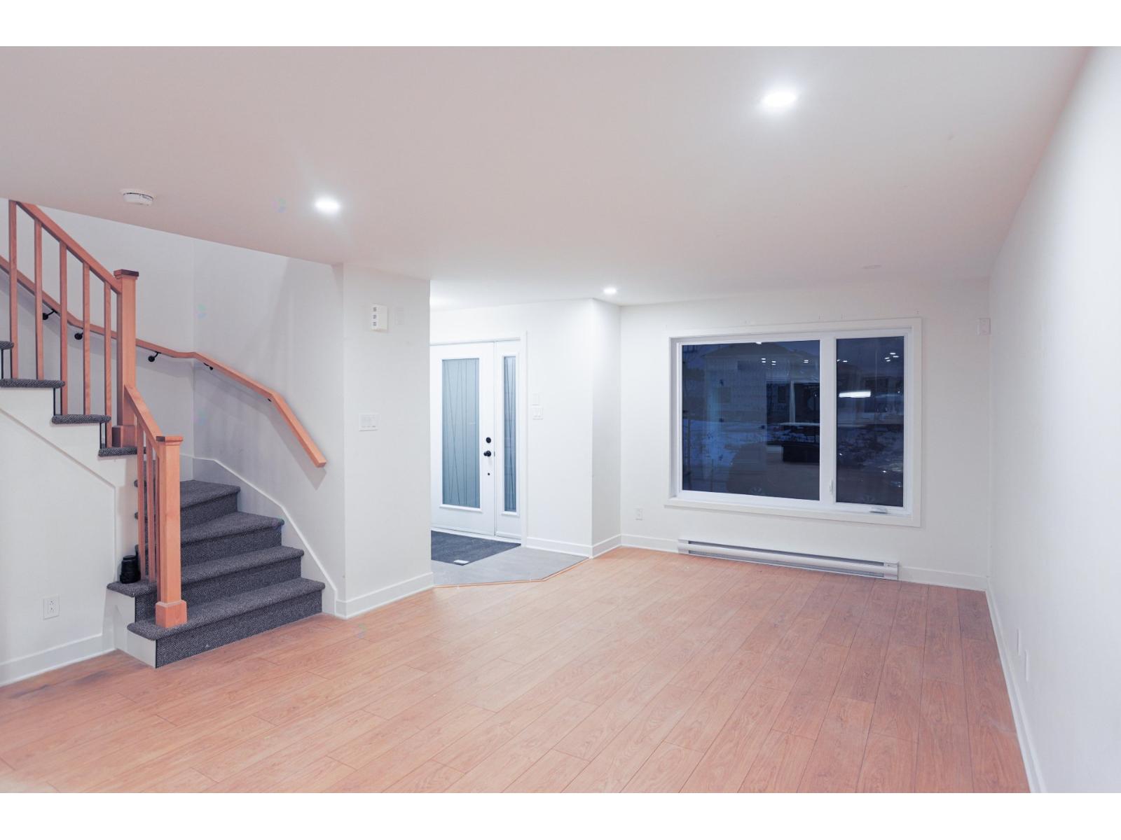 472 Rue Marie-Uguay Salaberry-de-Valleyfield Quebec Canada J6S0P6 4