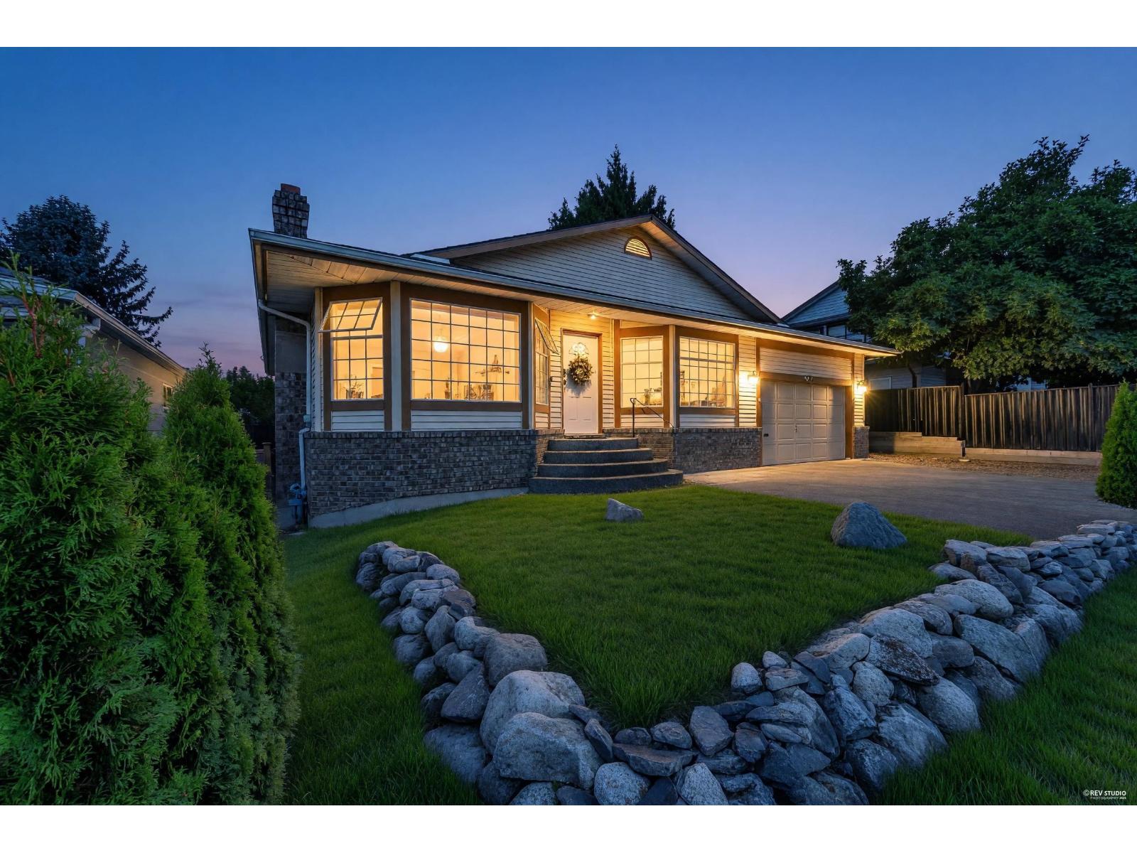 1267 Finlay Street, White Rock, British Columbia  V4B 5H6 - Photo 2 - R3173018