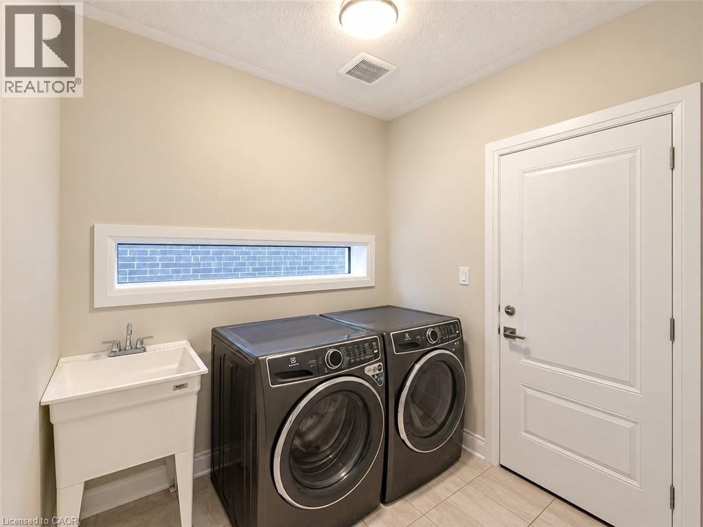 302 Chokecherry Crescent, Waterloo, Ontario  N2V 0H1 - Photo 5 - 40869626