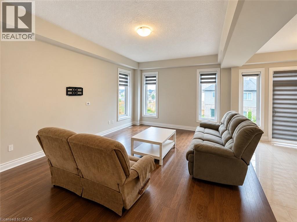 302 Chokecherry Crescent, Waterloo, Ontario  N2V 0H1 - Photo 4 - 40869626