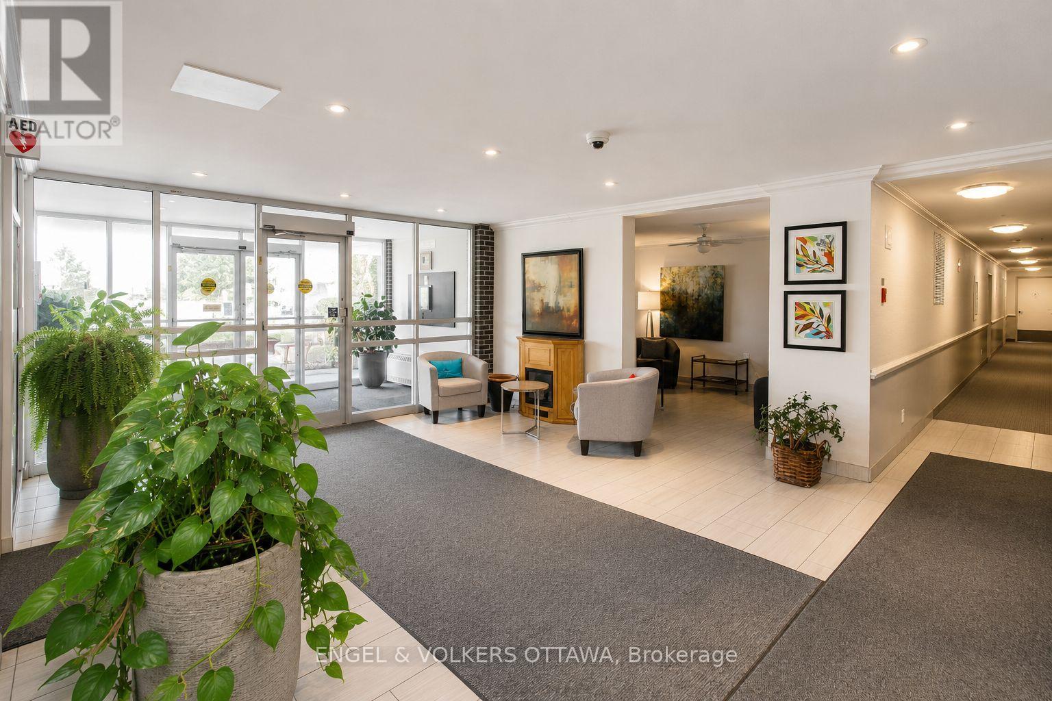 210 - 2400 Virginia Drive, Ottawa, Ontario  K1H 8L3 - Photo 3 - X13870032