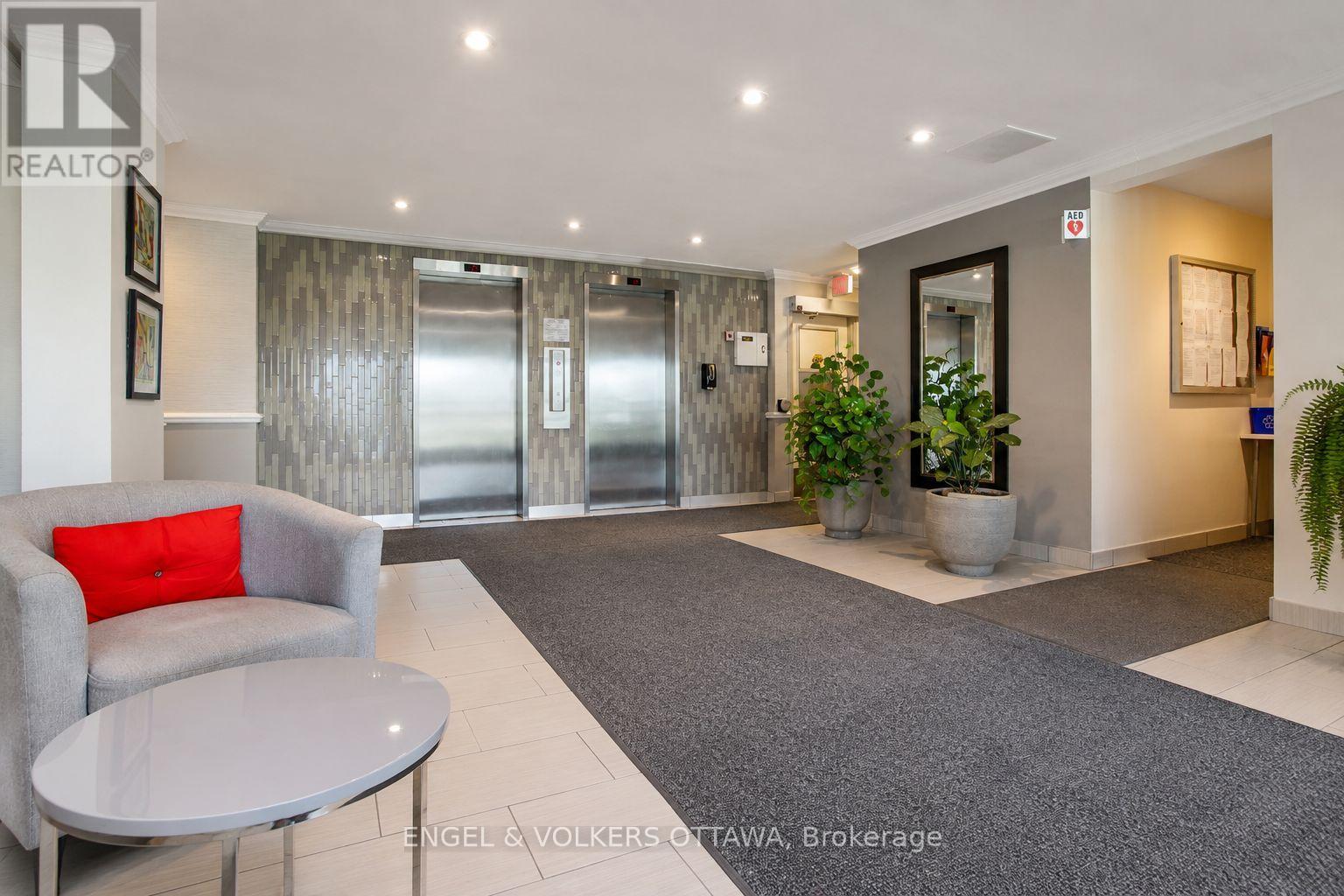 210 - 2400 Virginia Drive, Ottawa, Ontario  K1H 8L3 - Photo 4 - X13870032