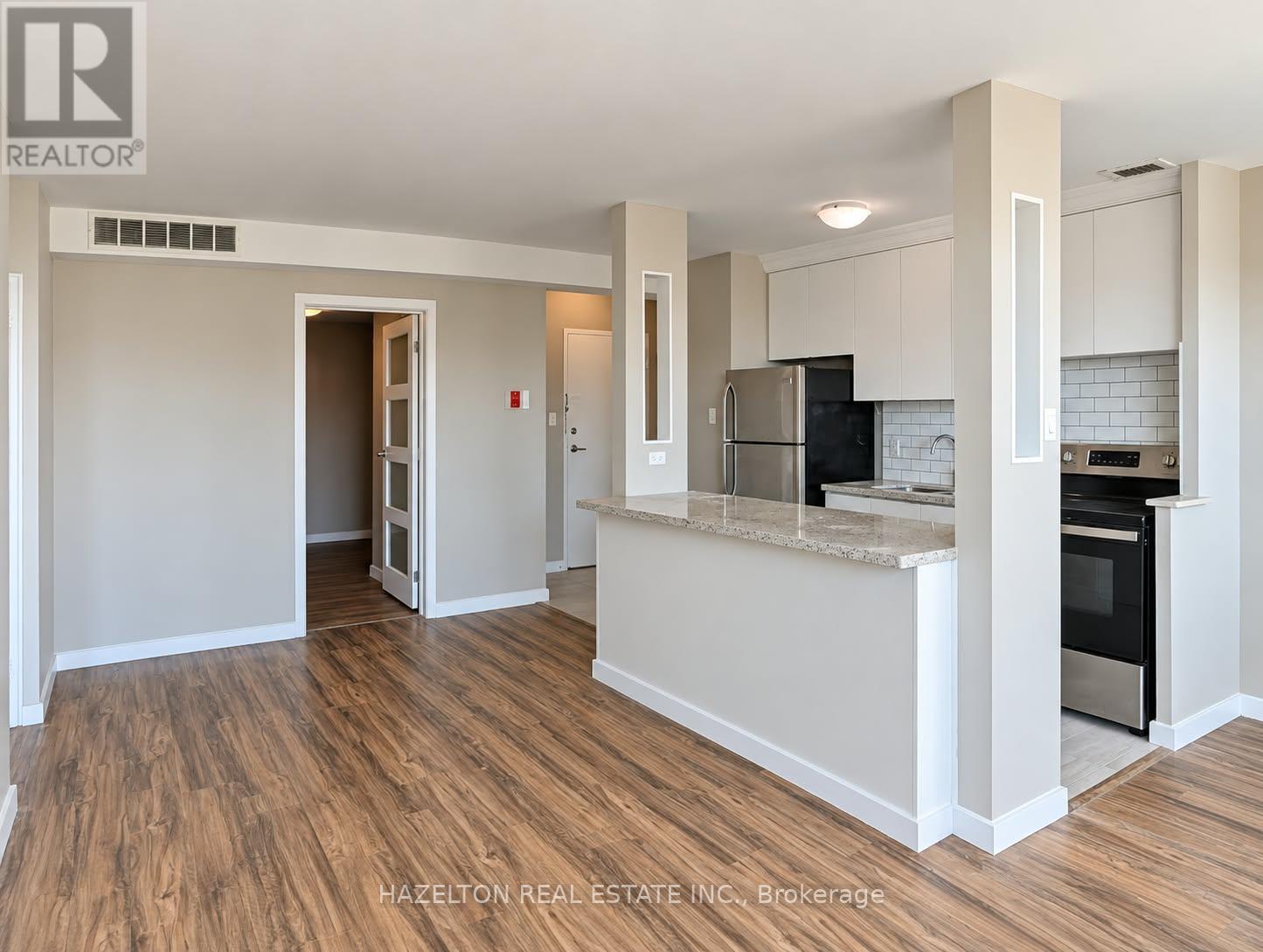 909 - 206 St George Street, Toronto, Ontario  M5R 2N6 - Photo 2 - C13870064