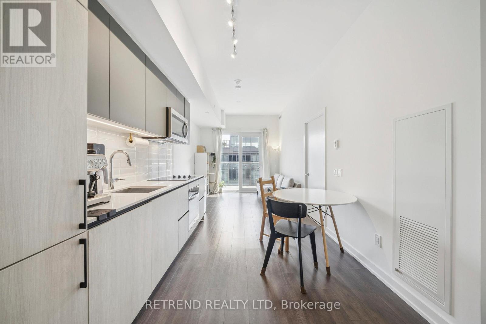 714 - 150 Logan Avenue, Toronto, Ontario  M4M 0E4 - Photo 2 - E13870052