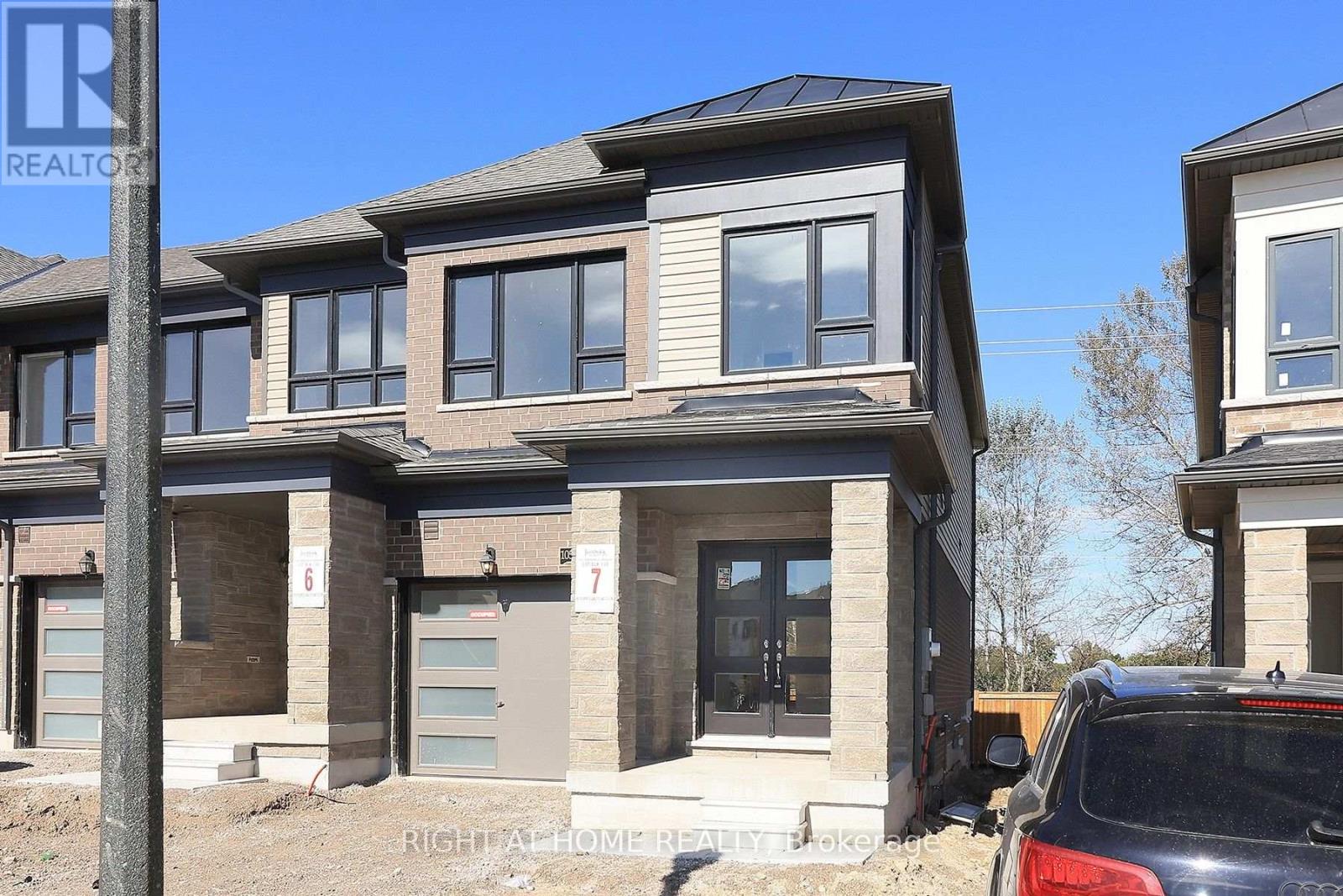 1052 Periwinkle Crescent, Woodstock, Ontario  N4S 7W2 - Photo 2 - X13870056