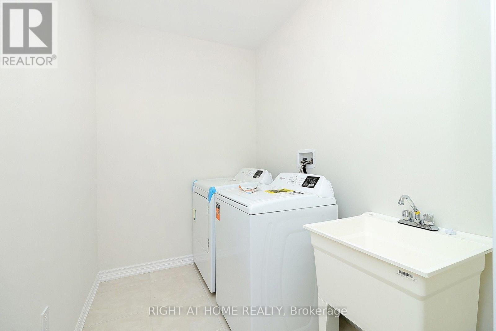 1052 Periwinkle Crescent, Woodstock, Ontario  N4S 7W2 - Photo 27 - X13870056
