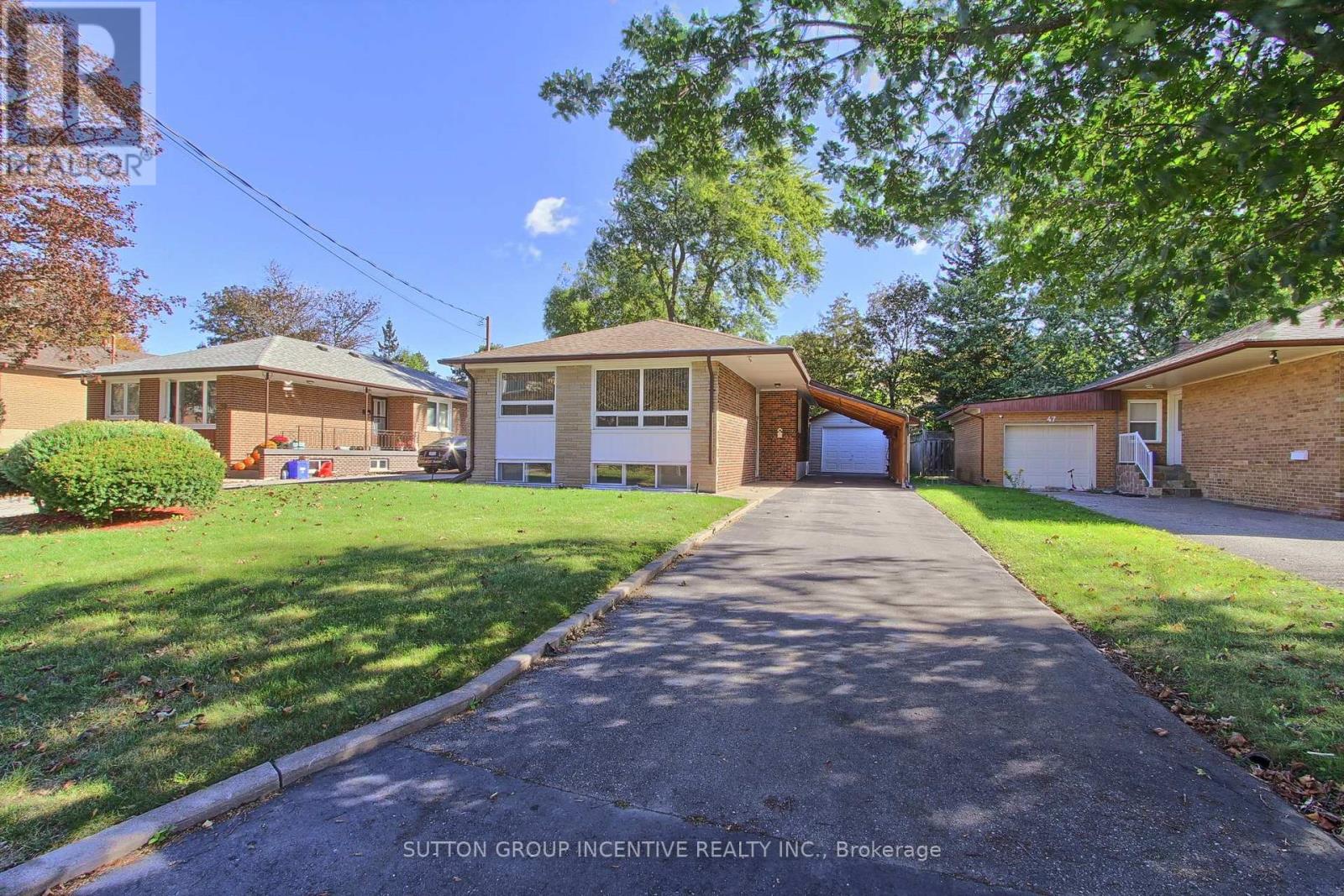 43 SUSSEX AVENUE, Richmond Hill, Ontario