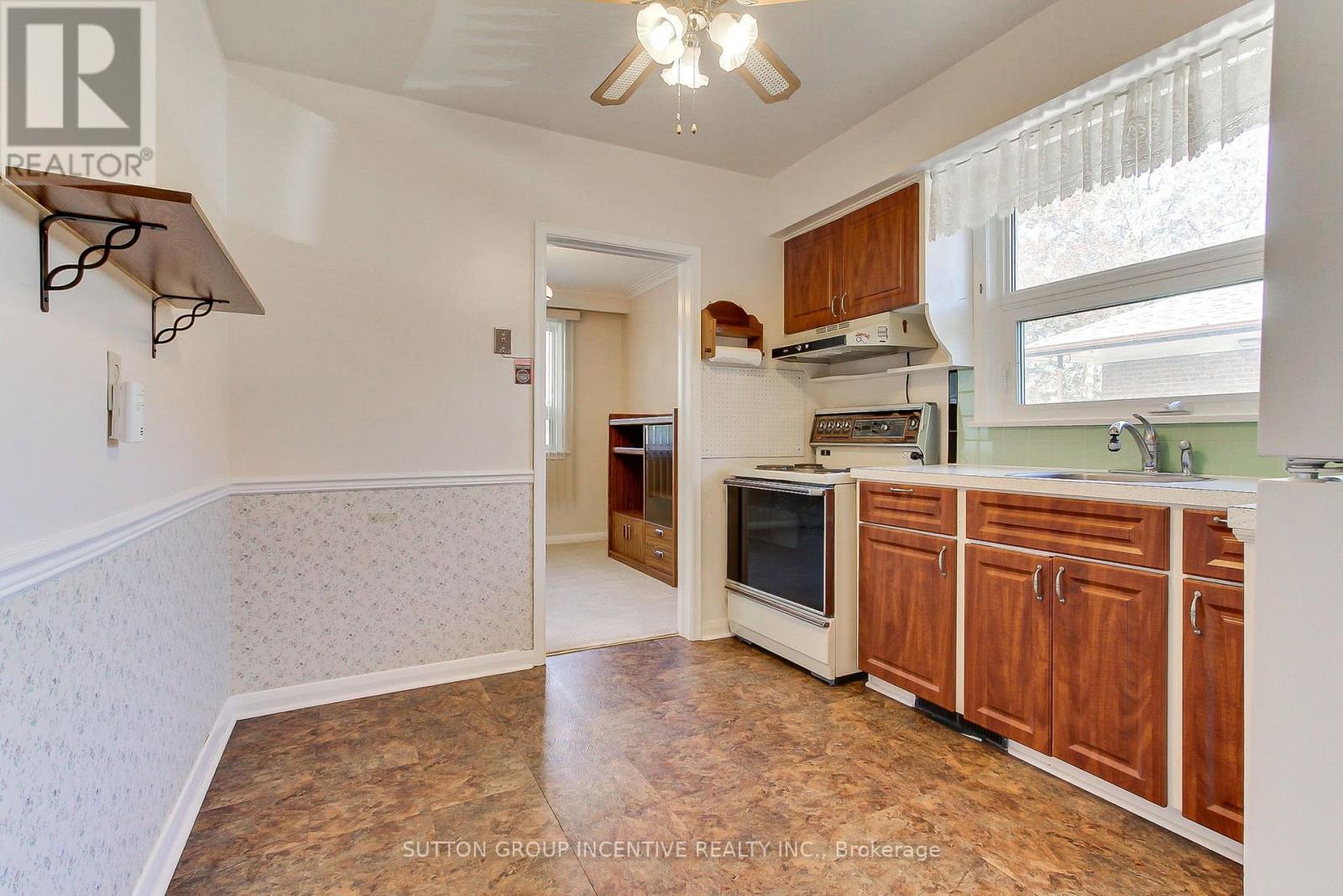 43 Sussex Avenue, Richmond Hill, Ontario  L4C 2E5 - Photo 17 - N13870082