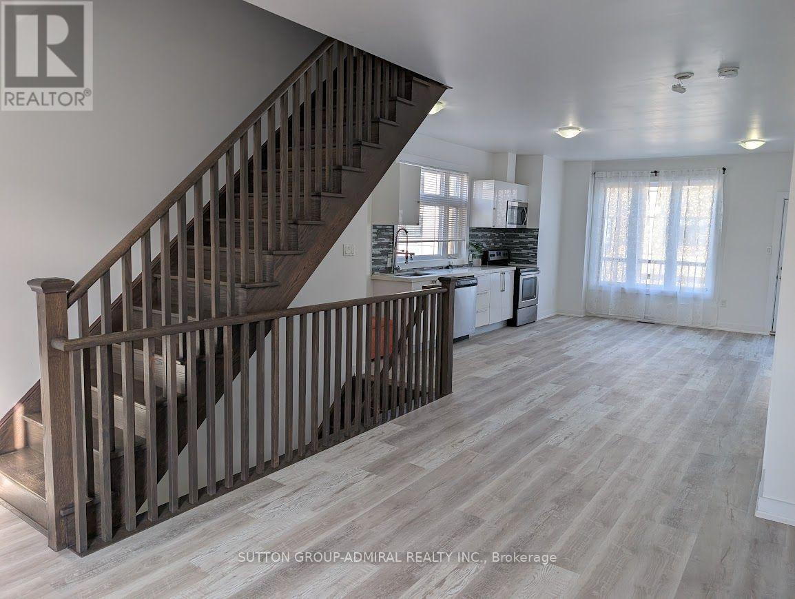 17 - 540 Essa Road, Barrie, Ontario L4N 9E5 - Photo 4 - S13870094