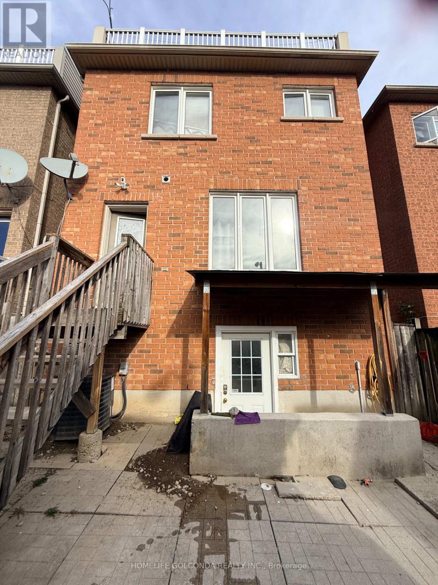 10 Aldwinckle Heights, Toronto, Ontario  M3J 3S6 - Photo 4 - W13870080