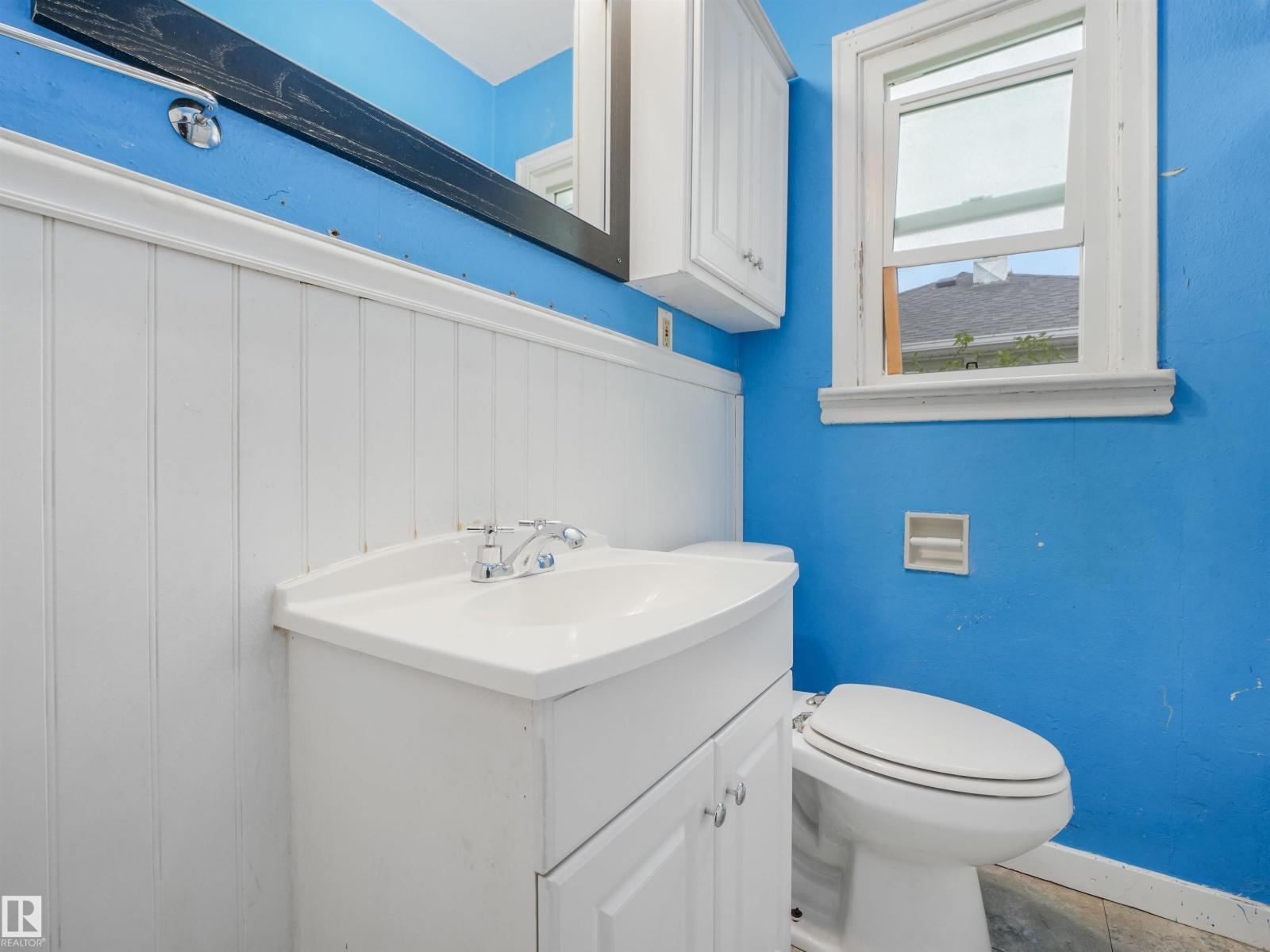 11233 103 ST NW