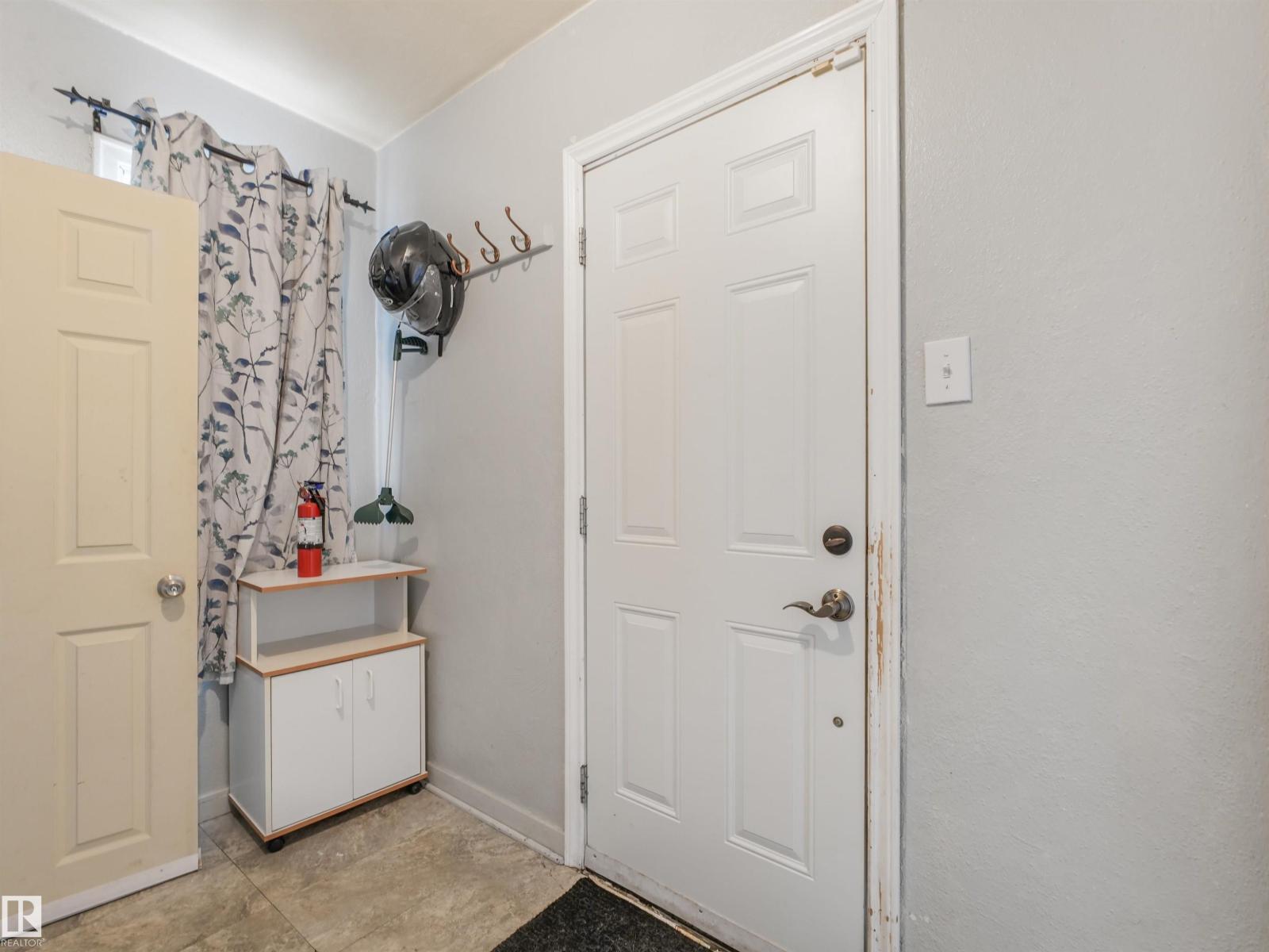 11233 103 ST NW