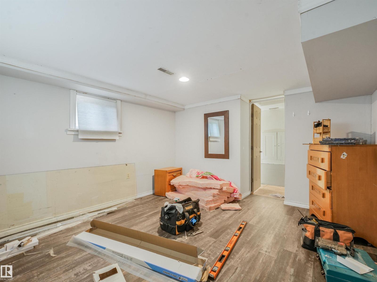 11233 103 ST NW