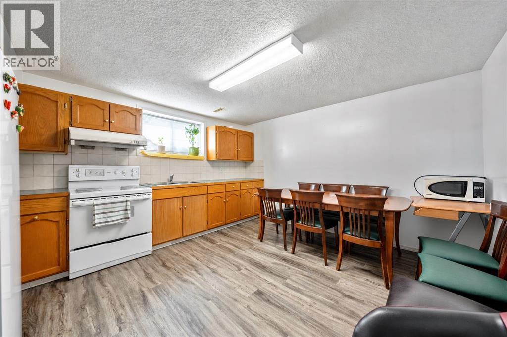 318 Applewood Drive SE, Calgary, Alberta  T2A 7V5 - Photo 12 - A2346804