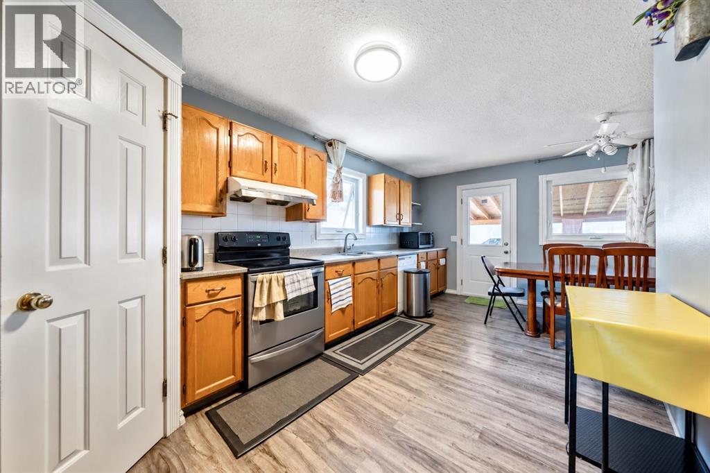318 Applewood Drive SE, Calgary, Alberta  T2A 7V5 - Photo 4 - A2346804