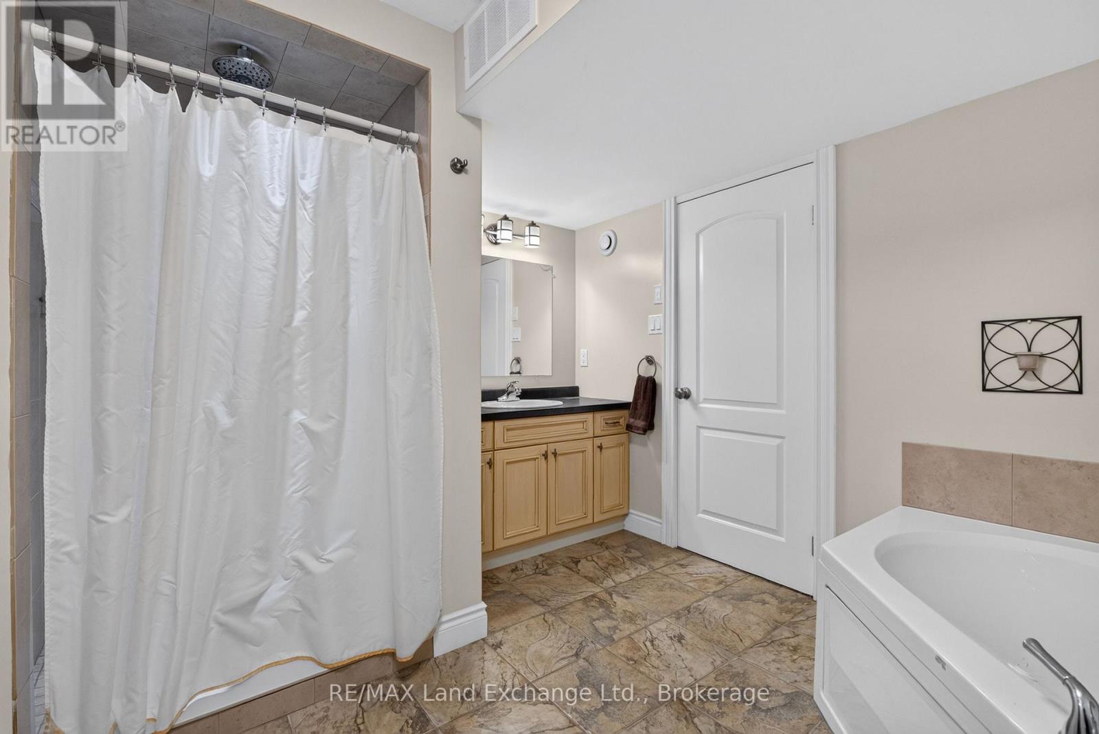 709 Mcgaw Drive, Kincardine, Ontario N2Z 1W1 - Photo 36 - X13870168