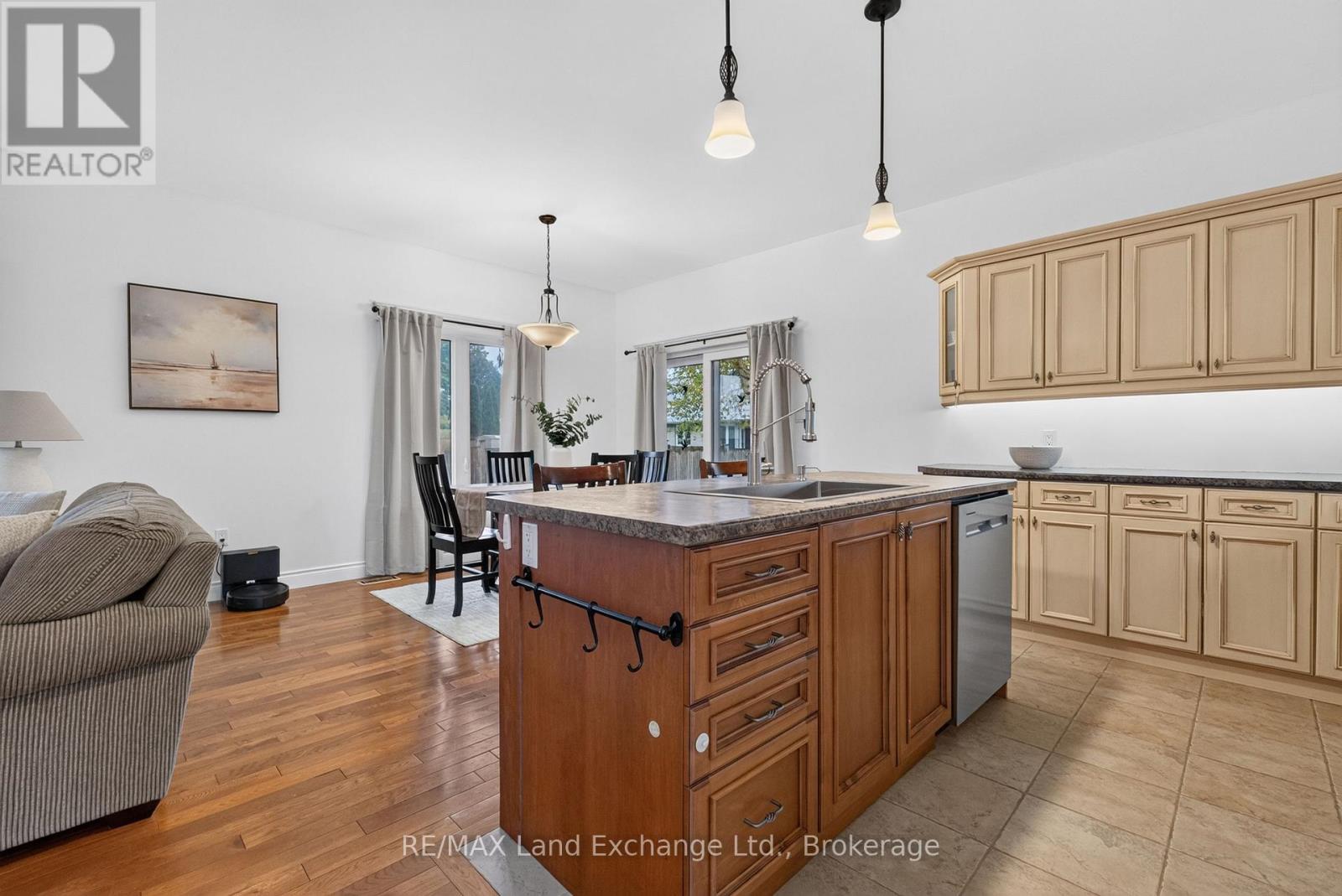 709 Mcgaw Drive, Kincardine, Ontario N2Z 1W1 - Photo 5 - X13870168