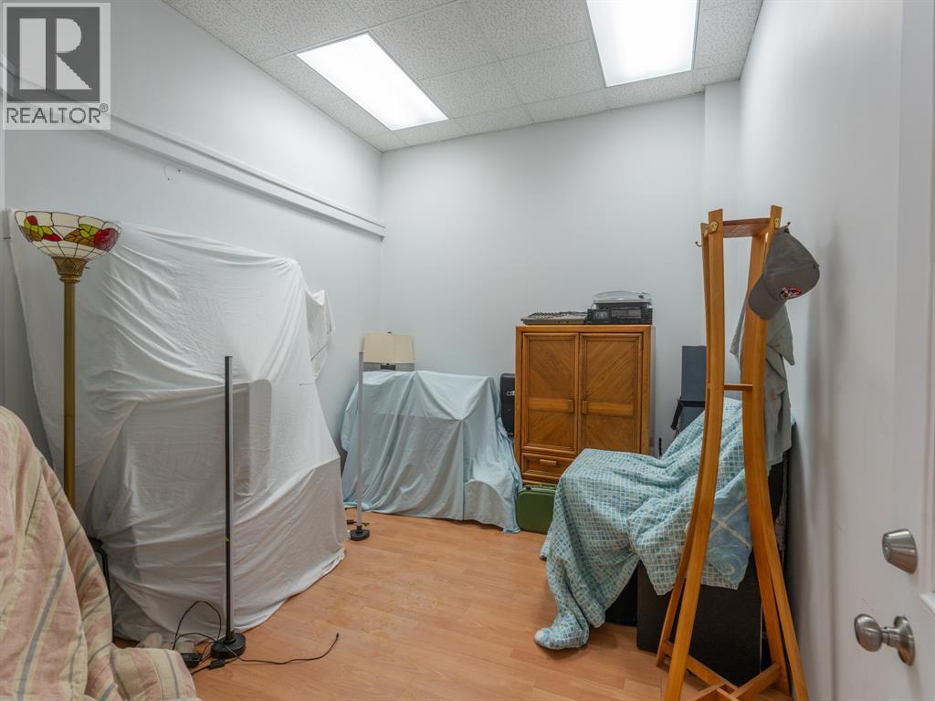 179 Christina Street North, Sarnia, Ontario  N7T 5T6 - Photo 6 - 26024634