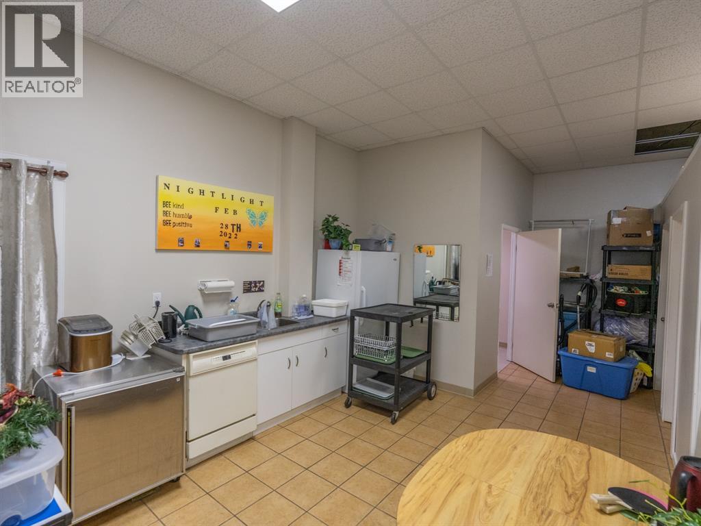 179 Christina Street North, Sarnia, Ontario  N7T 5T6 - Photo 8 - 26024634