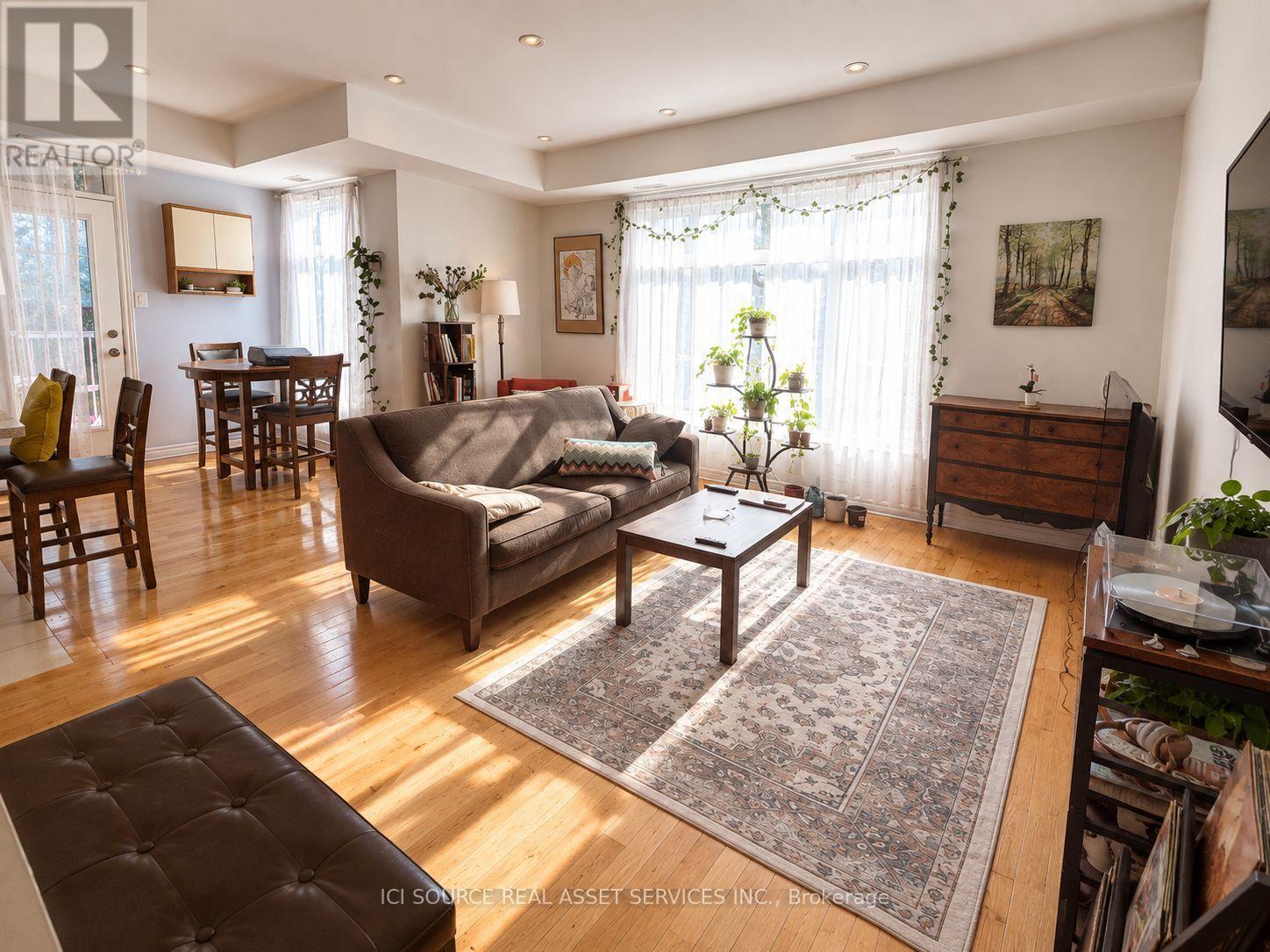 298c Everest Private, Ottawa, Ontario  K1G 4E3 - Photo 3 - X13764260