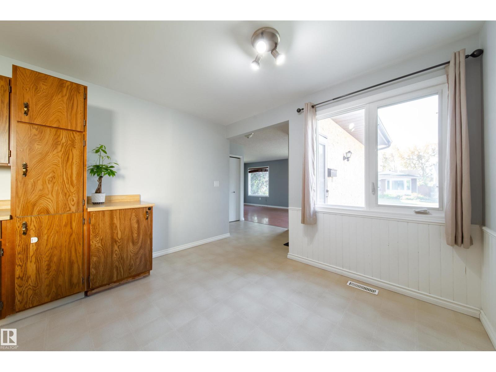 3908 41 AV NW