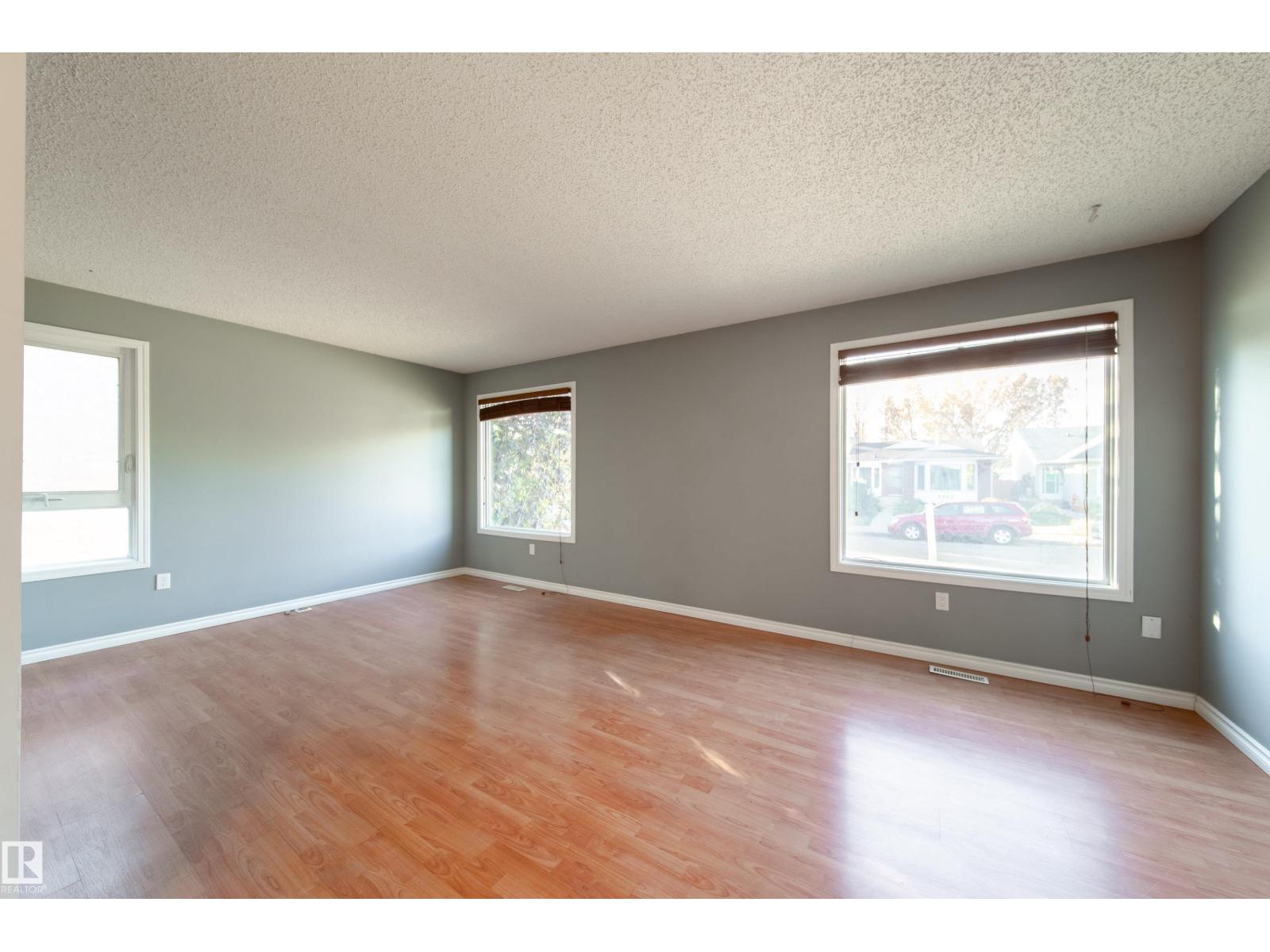 3908 41 AV NW