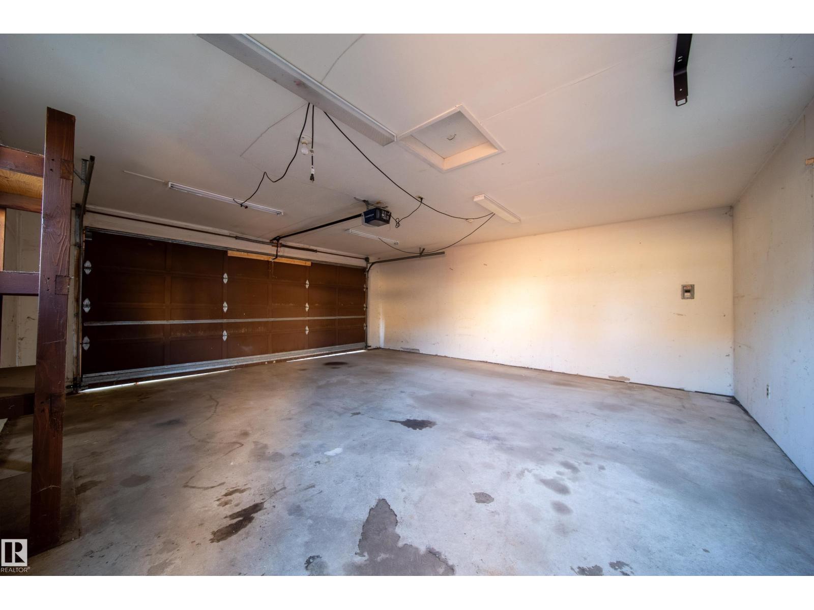3908 41 AV NW