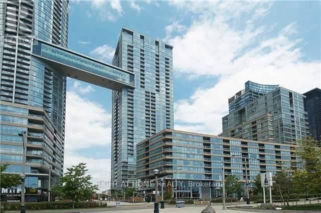 1505 - 15 ICEBOAT TERRACE